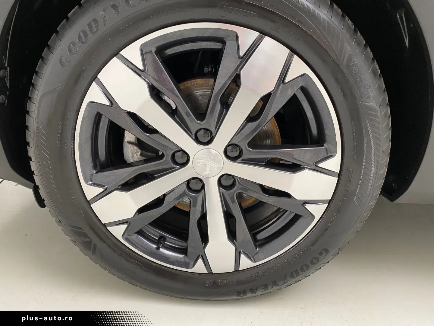 PEUGEOT 3008 GT 1.2 Automatik LED Soundsystem ACC