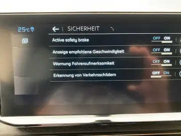 PEUGEOT 3008 GT 1.2 Automatik LED Soundsystem ACC