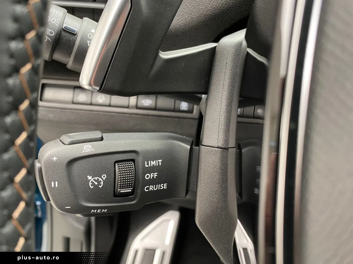 PEUGEOT 3008 GT 1.2 Automatik LED Soundsystem ACC