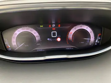 PEUGEOT 3008 GT 1.2 Automatik LED Soundsystem ACC