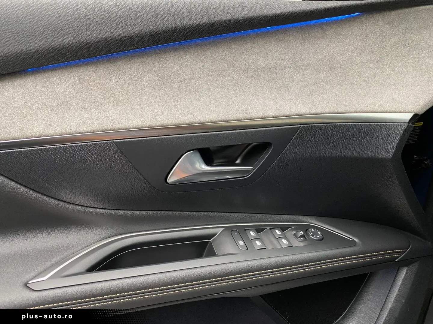 PEUGEOT 3008 GT 1.2 Automatik LED Soundsystem ACC