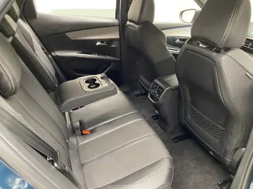 PEUGEOT 3008 GT 1.2 Automatik LED Soundsystem ACC