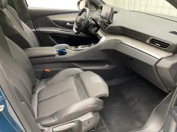 PEUGEOT 3008 GT 1.2 Automatik LED Soundsystem ACC