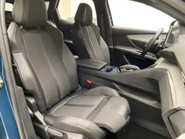 PEUGEOT 3008 GT 1.2 Automatik LED Soundsystem ACC