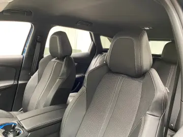 PEUGEOT 3008 GT 1.2 Automatik LED Soundsystem ACC