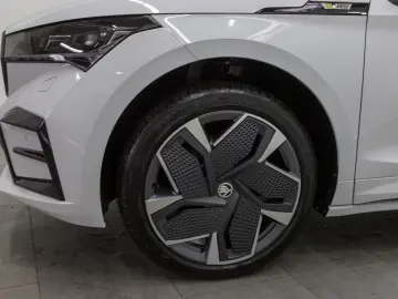 SKODA Enyaq Coupe iV RS 4x4 Suite AHK LM21 WÄRMEPUMPE