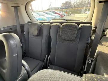 Renault Grand Scenic 1.5 dCi 7 LOCURI