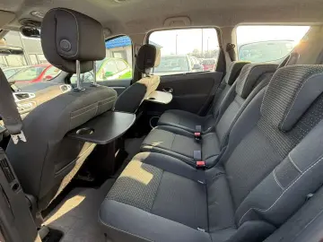 Renault Grand Scenic 1.5 dCi 7 LOCURI