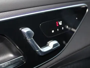 MERCEDES-BENZ GLC 300 4M Coupé AMG AHK PANO LED KAME&hellip;