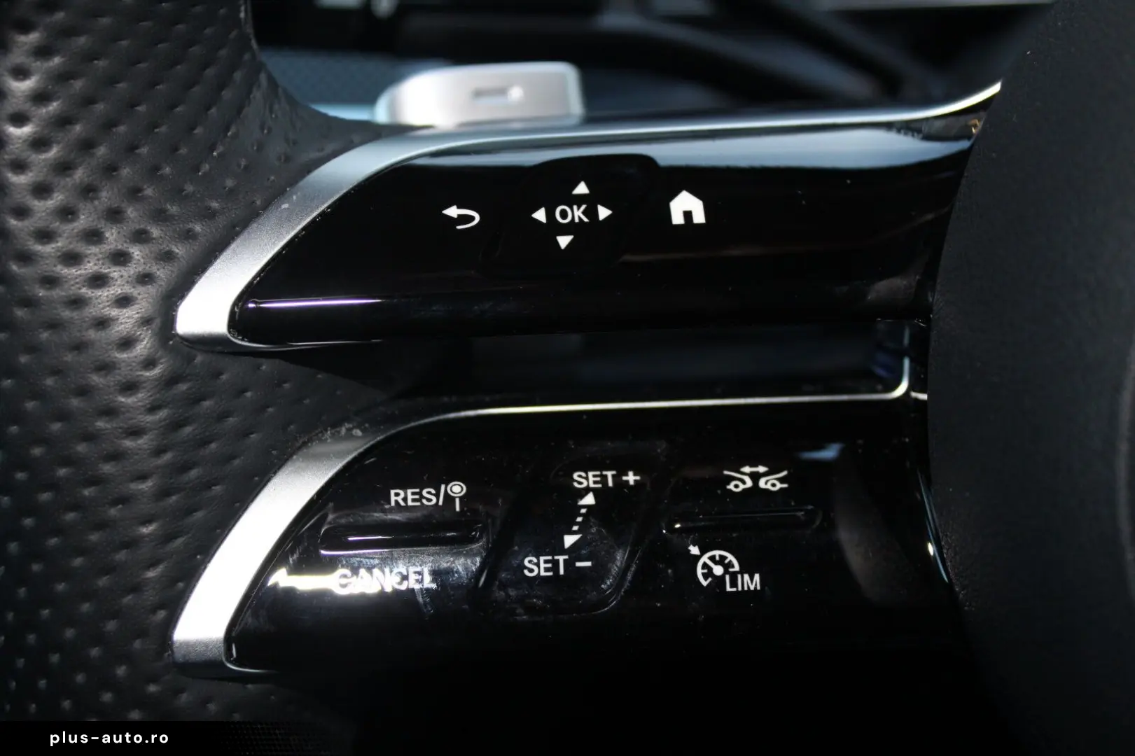 MERCEDES-BENZ GLC 300 4M Coupé AMG AHK PANO LED KAME&hellip;