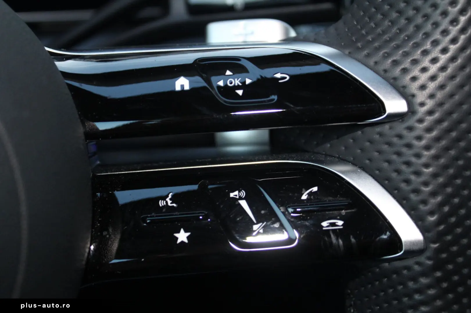 MERCEDES-BENZ GLC 300 4M Coupé AMG AHK PANO LED KAME&hellip;