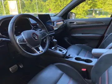 RENAULT Arkana R.S. Line 1. HAND AUTOMATIK SPORT LED KAM