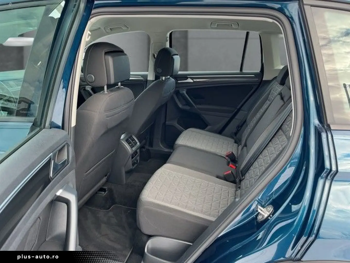 VW Tiguan  Life 2.0 TDI DSG AHK LED NAVI KLIMA