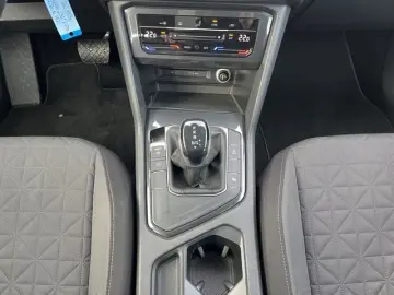 VW Tiguan  Life 2.0 TDI DSG AHK LED NAVI KLIMA