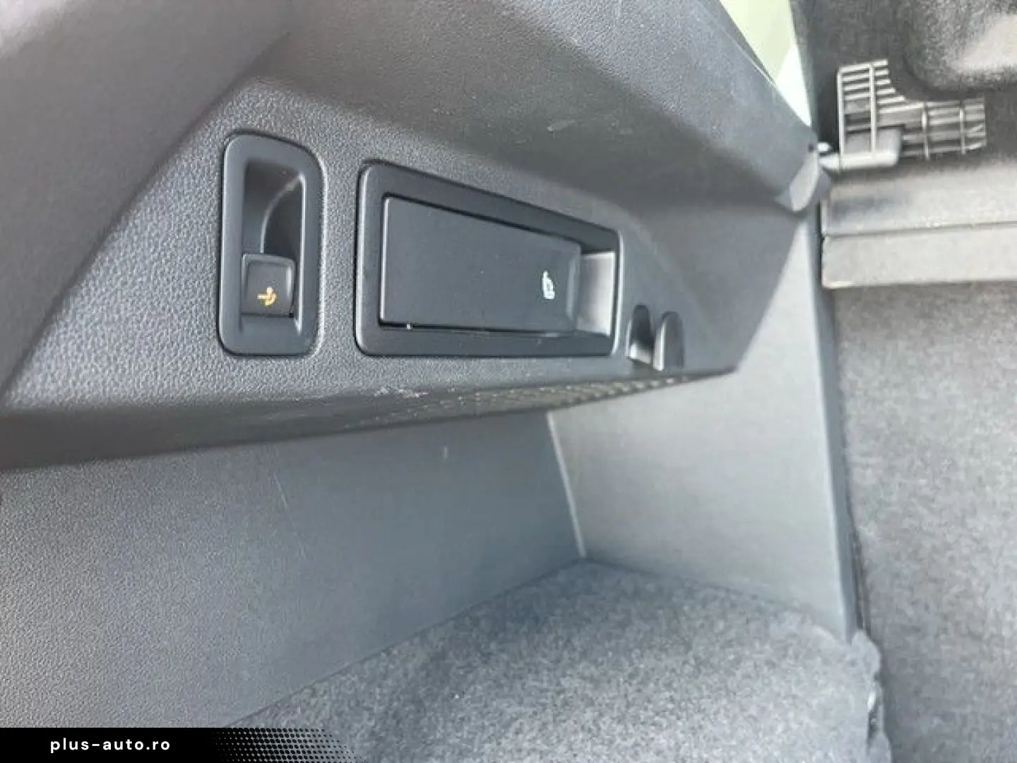 VW Tiguan  Life 2.0 TDI DSG AHK LED NAVI KLIMA