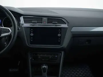 VW Tiguan 2.0 TSI Life 4Motion APP ACC NAV AHK MFL