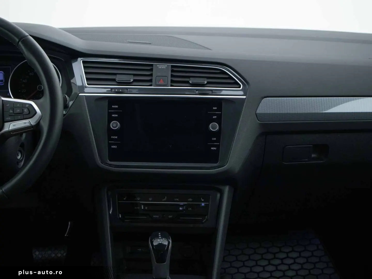 VW Tiguan 2.0 TSI Life 4Motion APP ACC NAV AHK MFL