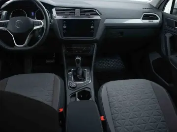 VW Tiguan 2.0 TSI Life 4Motion APP ACC NAV AHK MFL
