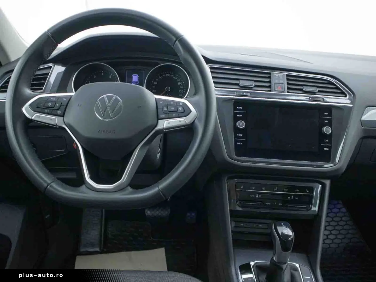 VW Tiguan 2.0 TSI Life 4Motion APP ACC NAV AHK MFL