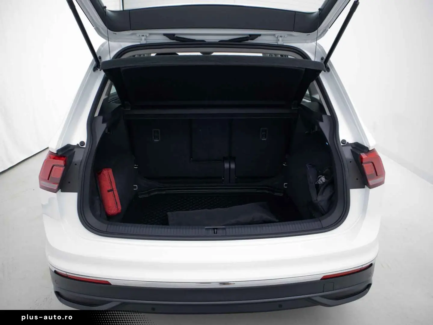 VW Tiguan 2.0 TSI Life 4Motion APP ACC NAV AHK MFL