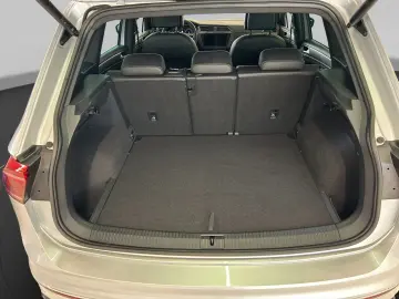 VW Tiguan 1.5 TSI R-Line  DSG MATRIX NAVI ACC KLIMA