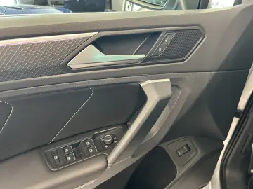 VW Tiguan 1.5 TSI R-Line  DSG MATRIX NAVI ACC KLIMA