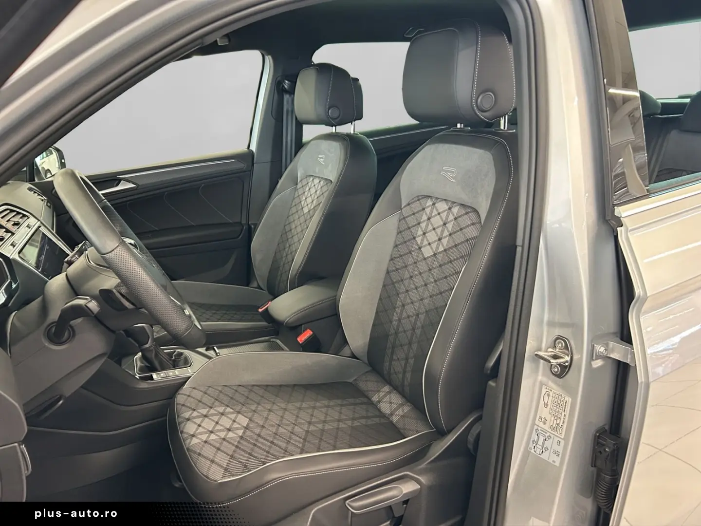 VW Tiguan 1.5 TSI R-Line  DSG MATRIX NAVI ACC KLIMA