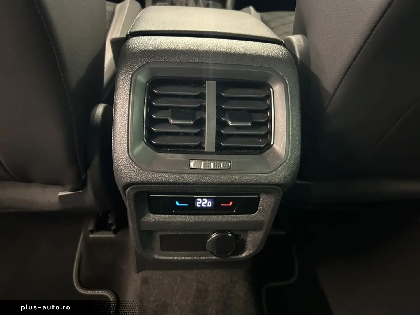 VW Tiguan 1.5 TSI R-Line  DSG MATRIX NAVI ACC KLIMA