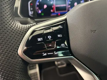 VW Tiguan 1.5 TSI R-Line  DSG MATRIX NAVI ACC KLIMA