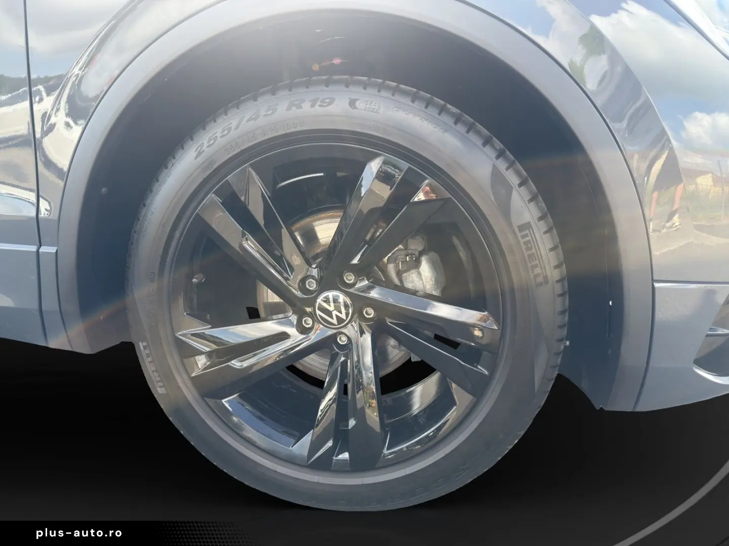 VW Tiguan 2.0 TDI R-Line  DSG AHK MATRIX NAVI ACC