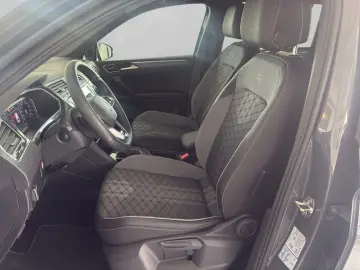 VW Tiguan 2.0 TDI R-Line  DSG AHK MATRIX NAVI ACC