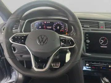 VW Tiguan 2.0 TDI R-Line  DSG AHK MATRIX NAVI ACC