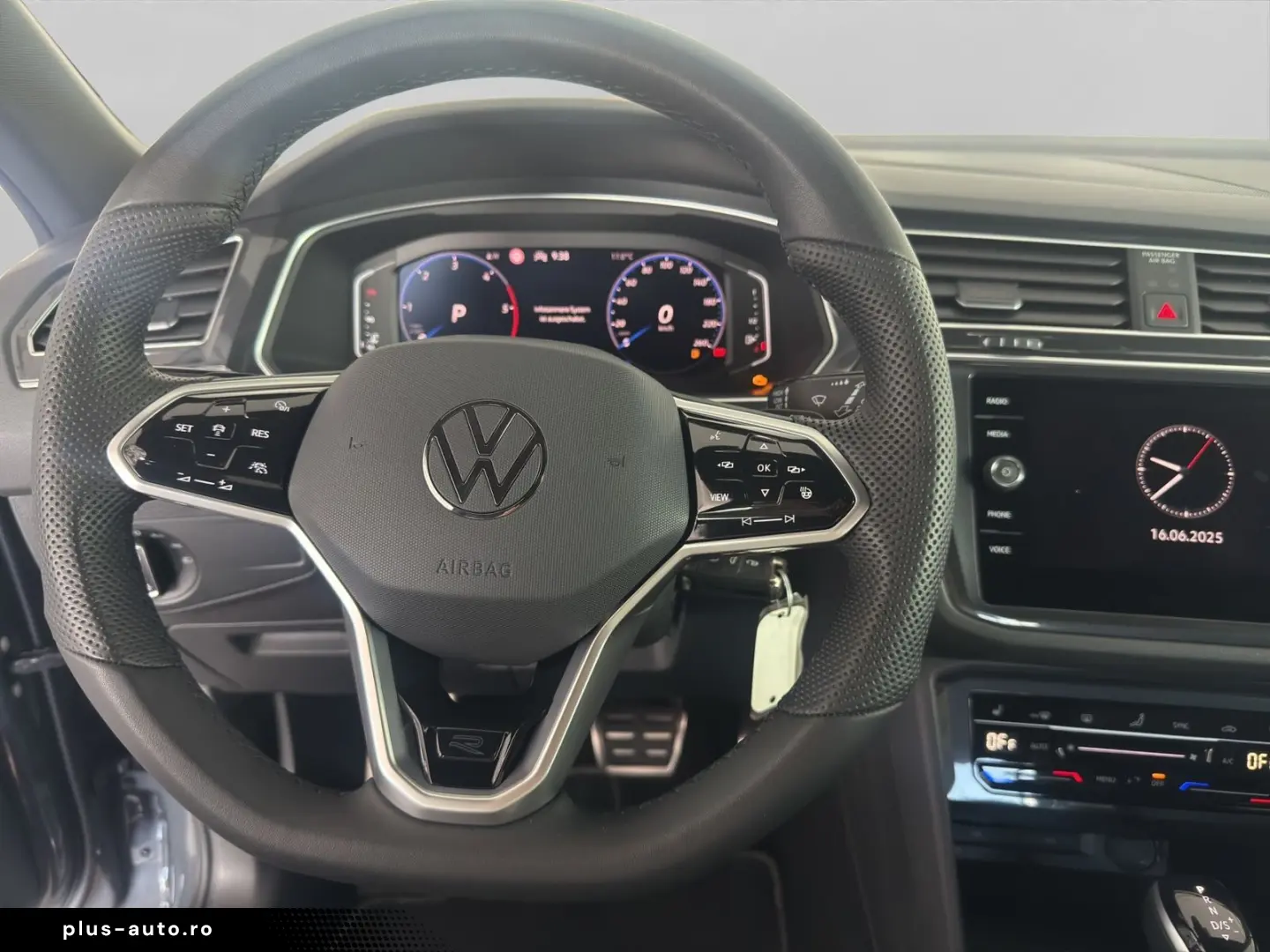 VW Tiguan 2.0 TDI R-Line  DSG AHK MATRIX NAVI ACC