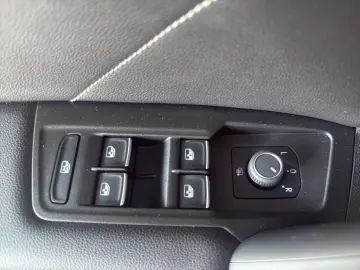 VW Tiguan 2.0 TDI R-Line  DSG AHK MATRIX NAVI ACC