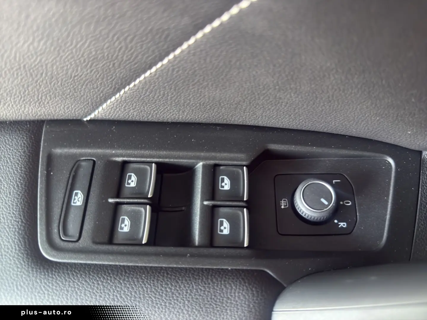 VW Tiguan 2.0 TDI R-Line  DSG AHK MATRIX NAVI ACC