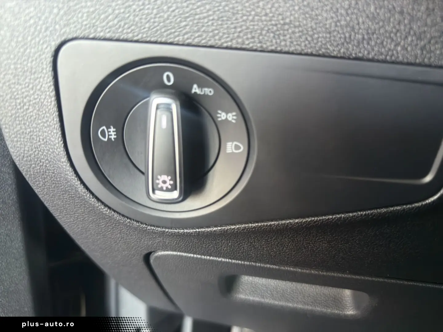 VW Tiguan 2.0 TDI R-Line  DSG AHK MATRIX NAVI ACC