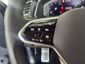 VW Tiguan 2.0 TDI R-Line  DSG AHK MATRIX NAVI ACC