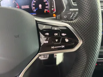 VW Tiguan 2.0 TDI R-Line  DSG AHK MATRIX NAVI ACC