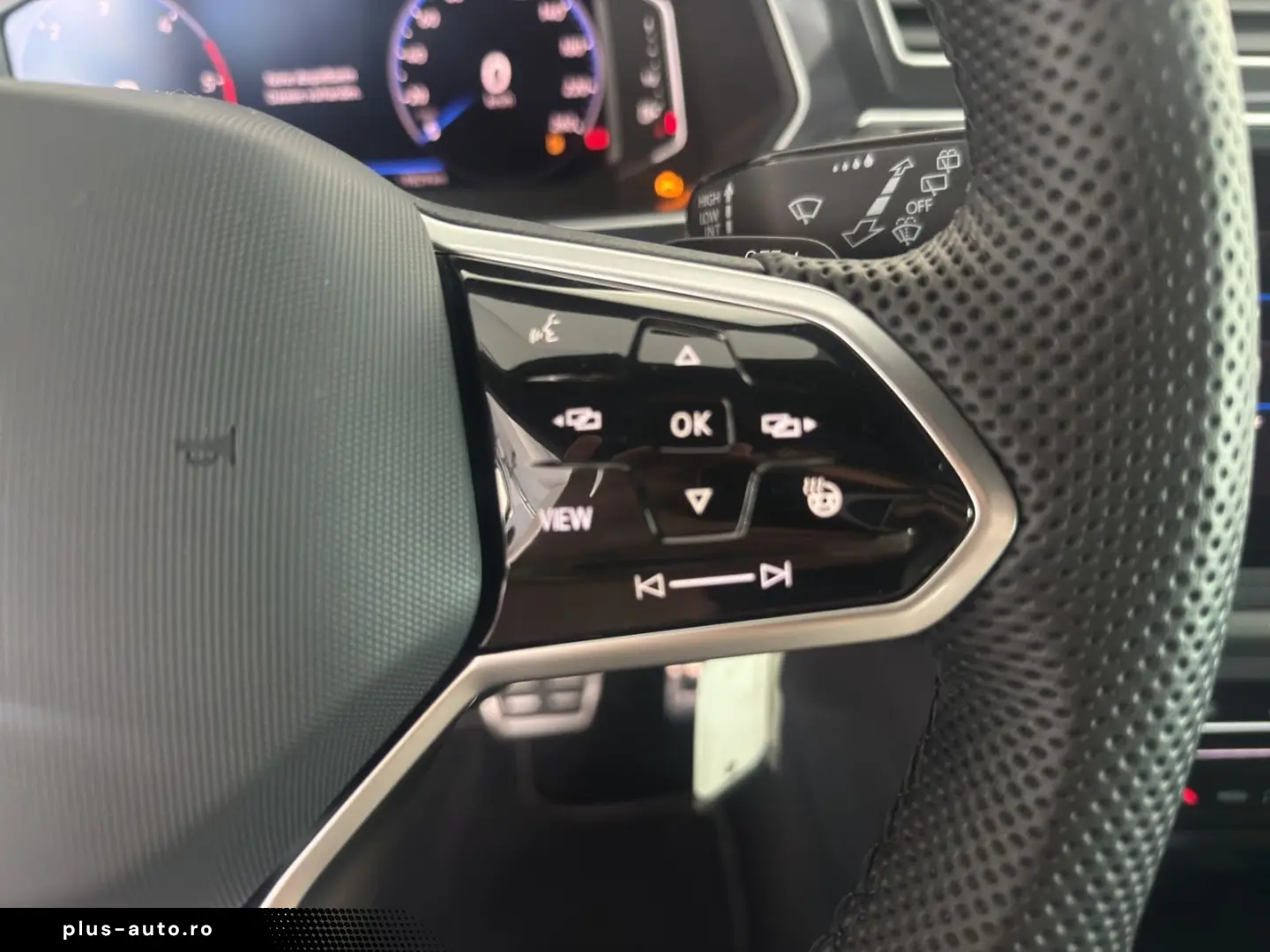 VW Tiguan 2.0 TDI R-Line  DSG AHK MATRIX NAVI ACC