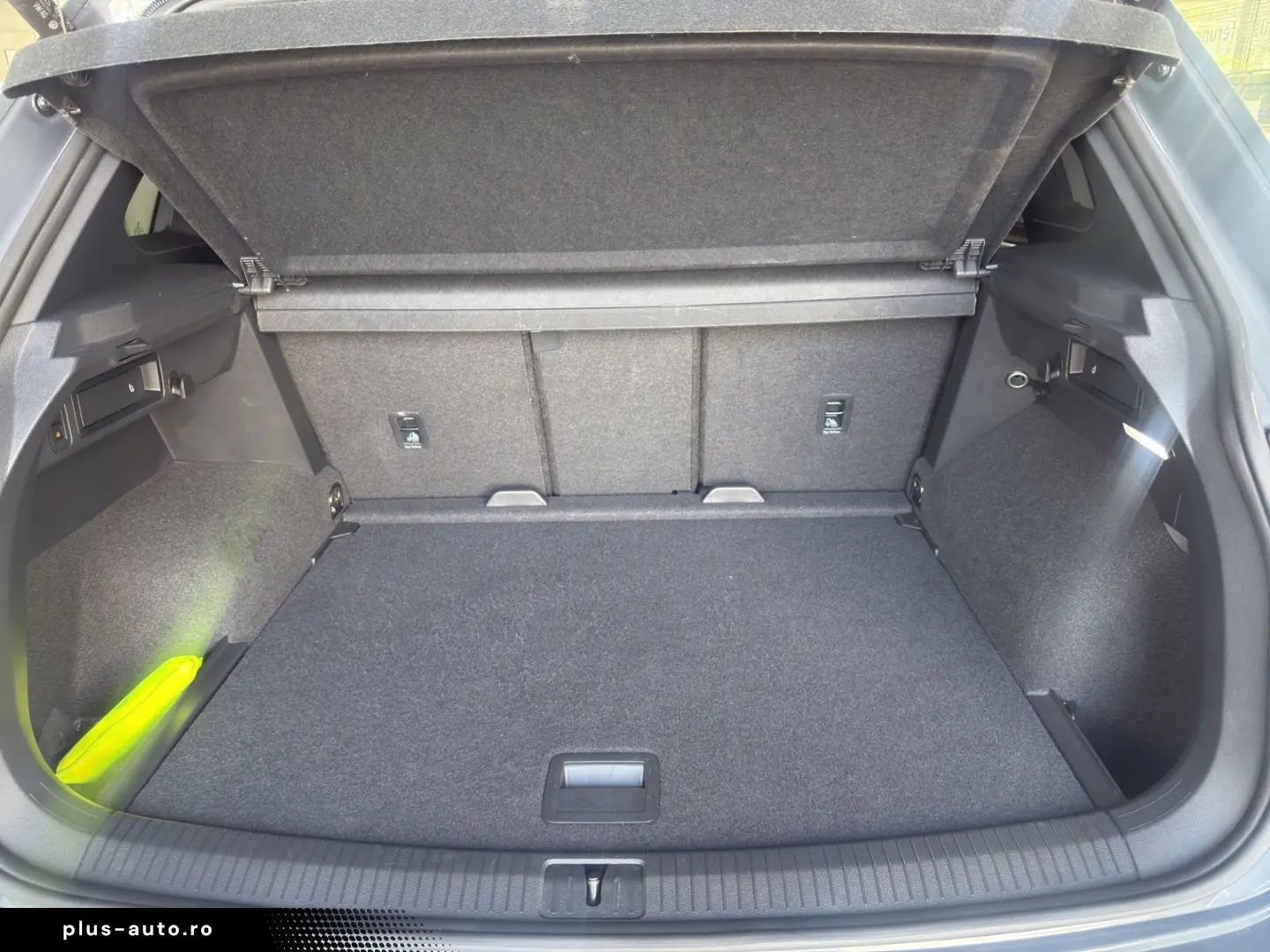 VW Tiguan 2.0 TDI R-Line  DSG AHK MATRIX NAVI ACC