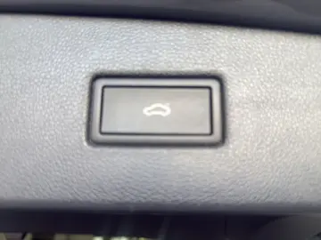 VW Tiguan 2.0 TDI R-Line  DSG AHK MATRIX NAVI ACC