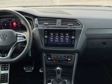 VW Tiguan 2.0 TDI R-Line Black Style 4Motion Navi P