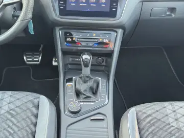 VW Tiguan 2.0 TDI R-Line Black Style 4Motion Navi P