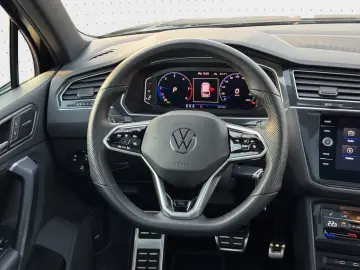 VW Tiguan 2.0 TDI R-Line Black Style 4Motion Navi P