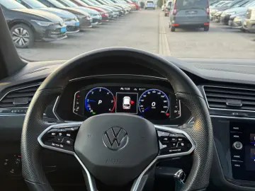 VW Tiguan 2.0 TDI R-Line Black Style 4Motion Navi P
