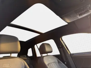 VW Tiguan 2.0 TDI R-Line Black Style 4Motion Navi P