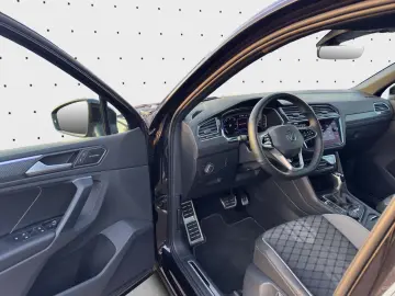 VW Tiguan 2.0 TDI R-Line Black Style 4Motion Navi P