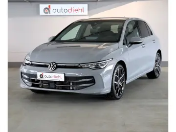VW Golf VIII 1.5 eTSI DSG Edition 50 Pano Keyless