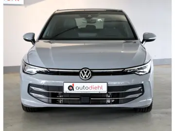 VW Golf VIII 1.5 eTSI DSG Edition 50 Pano Keyless