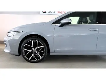 VW Golf VIII 1.5 eTSI DSG Edition 50 Pano Keyless